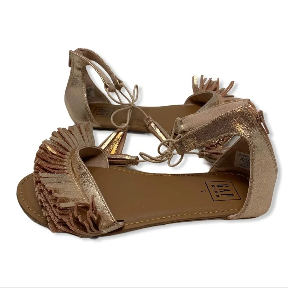 Gap gold shimmery boho fringe‎ sandal size 2